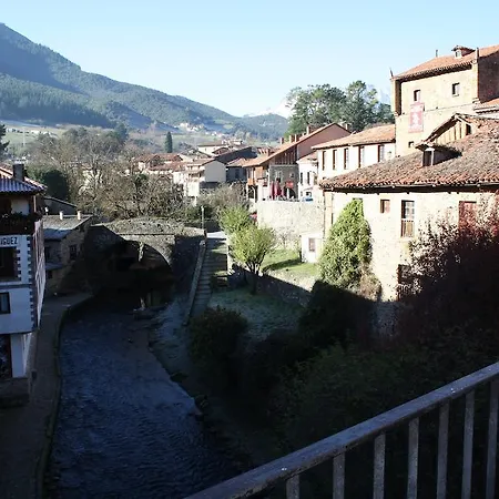 Pensionat La Antigua Potes