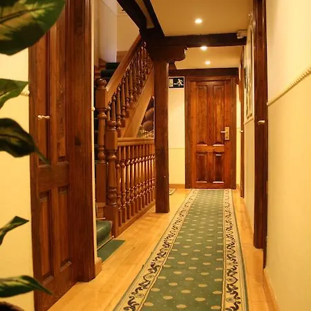 Pensionat La Antigua 3*