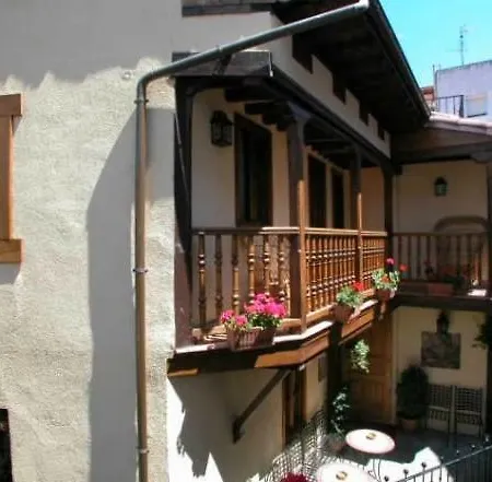 Pensionat La Antigua Potes