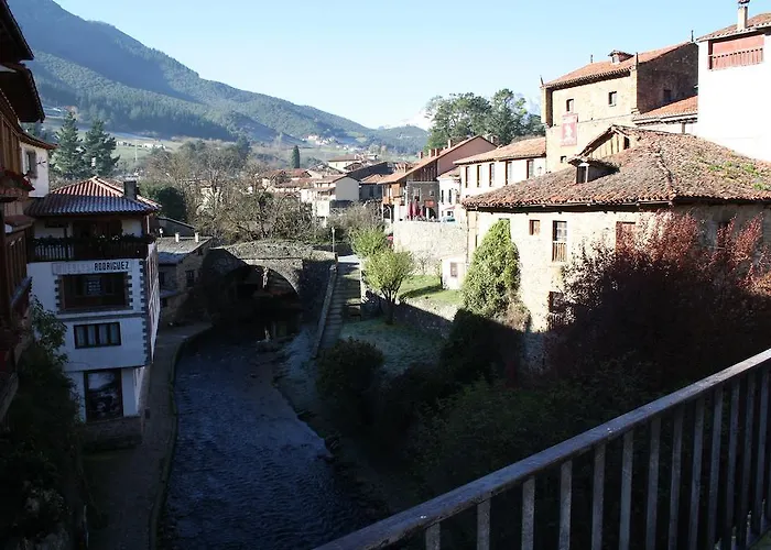 Pensionat La Antigua Potes