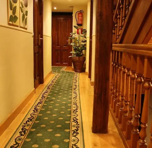 Pensionat La Antigua 3*