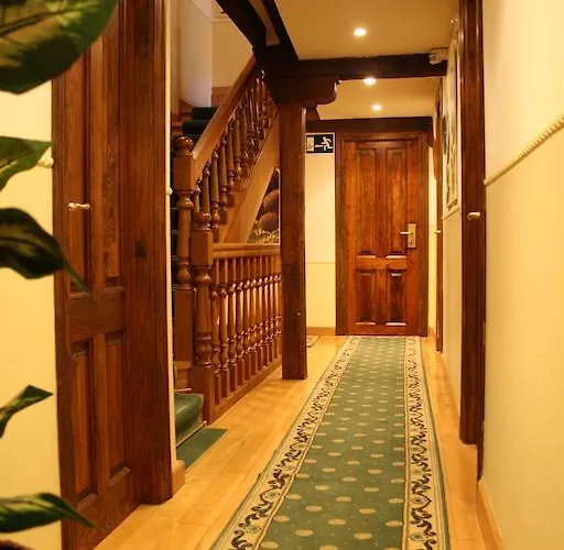 Pensionat La Antigua 3*